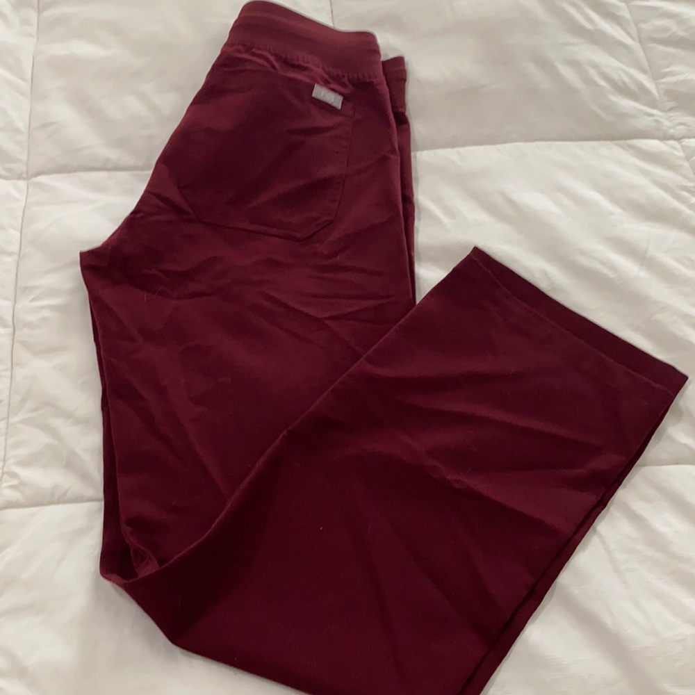 Figs XS petite Livingston - like new! Burgundy